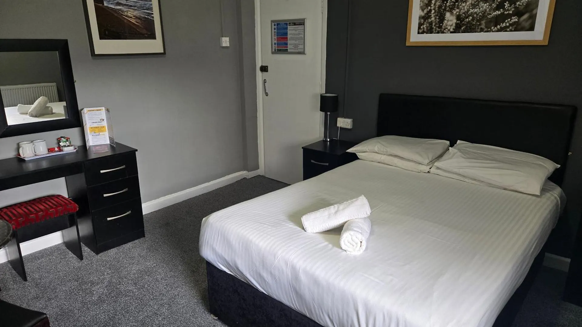 Peek-A-Booze - Budget Hotel - Adults Only
