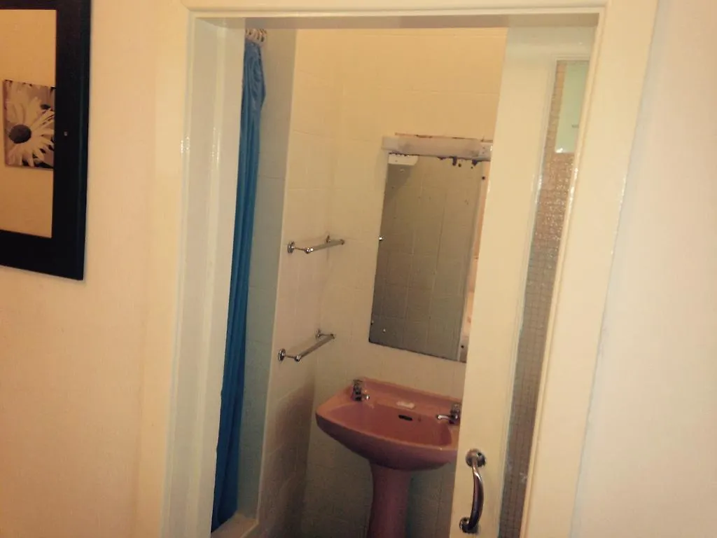 Peek-A-Booze - Budget Hotel - Adults Only Μπλάκπουλ