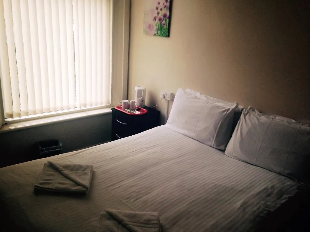 Peek-A-Booze - Budget Hotel - Adults Only Blackpool